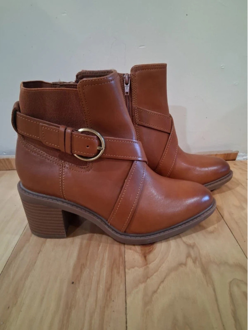 Clarks Scene Strap Leather Ankle Boot - Women’s Size 6